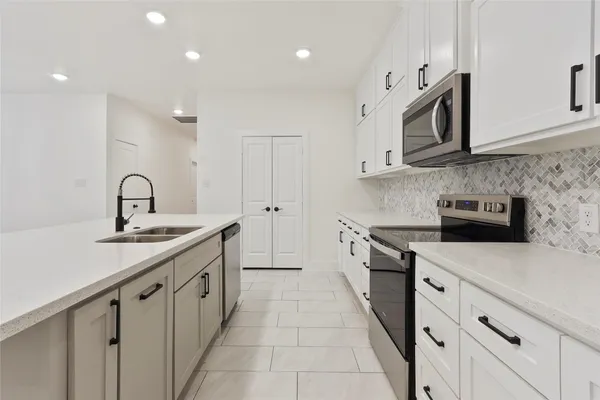 $329,999 | 708 Azalea Street, Waller, TX 77484