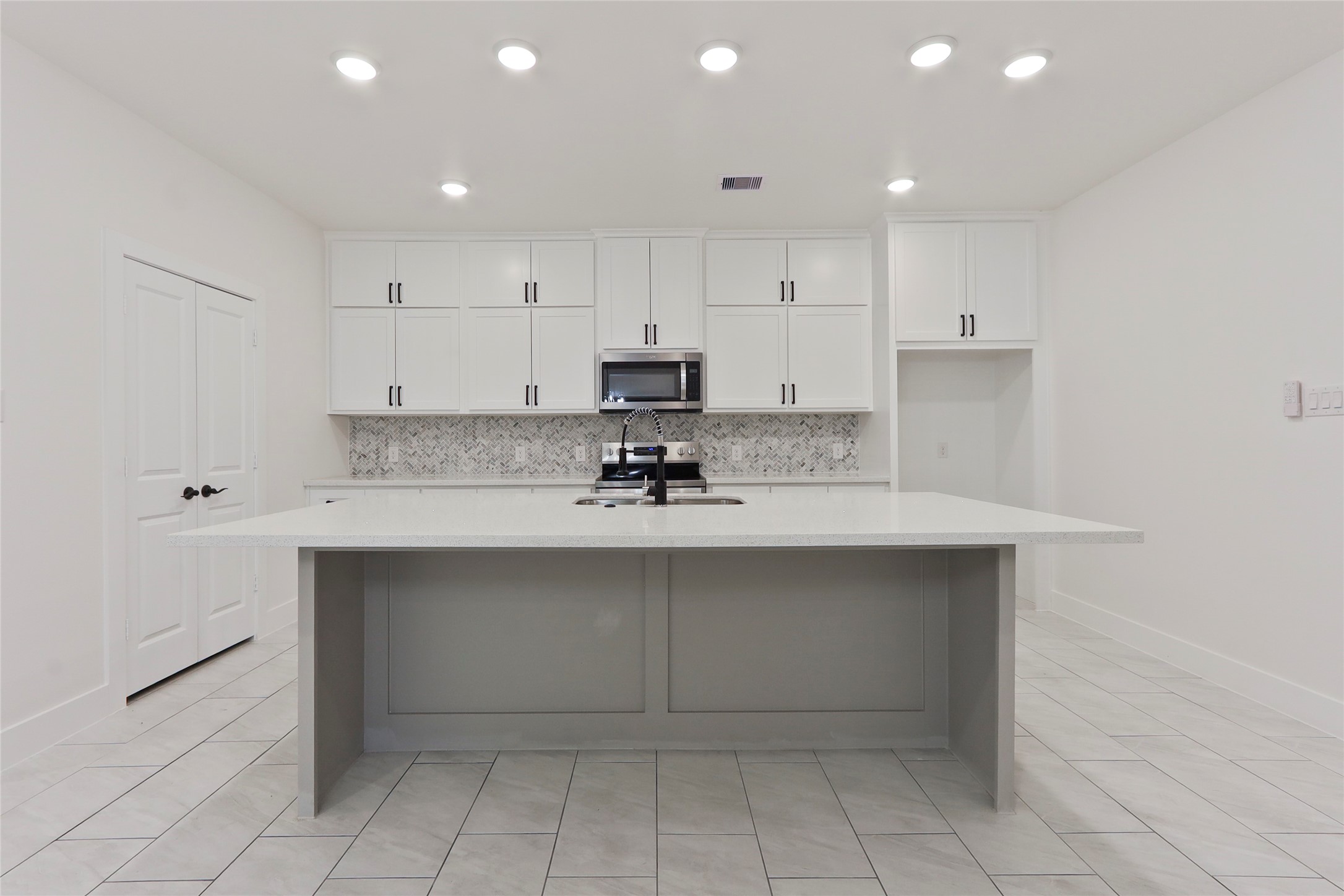 708 Azalea Street Waller, TX 77484 - Photo 9 of 24