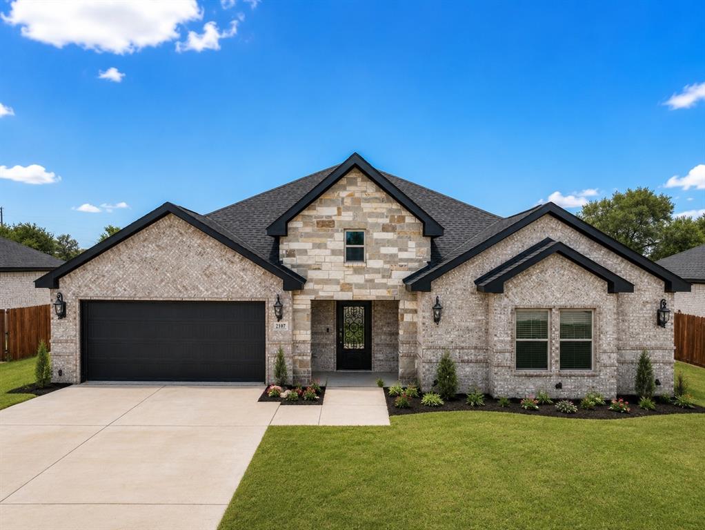 2107 Cole Street Mabank, TX 75147 - Photo 3 of 33 AI Staged Landscaping