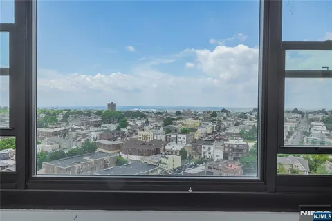 $268,000 | 250 Gorge Road, Unit 21E, Cliffside Park, NJ 07010