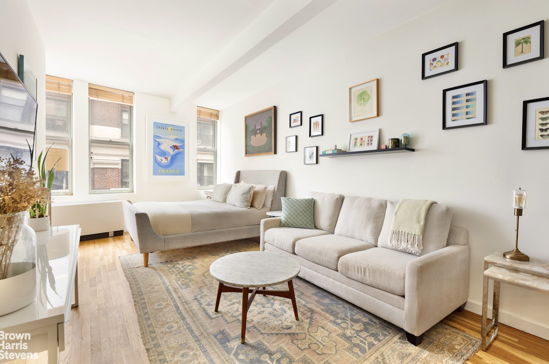 9 Barrow Street, Unit 2J Manhattan, NY 10014 - Photo 2 of 14