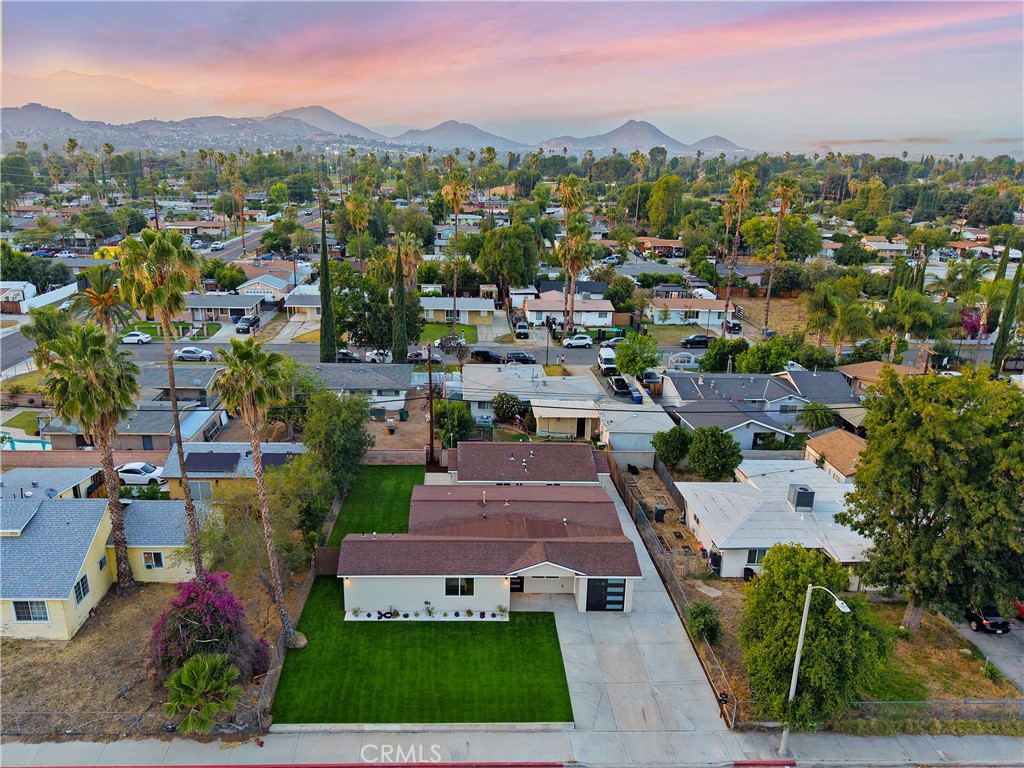 5571 Central Avenue Riverside, CA 92504 - Photo 19 of 21 an aerial view of a house with a garden