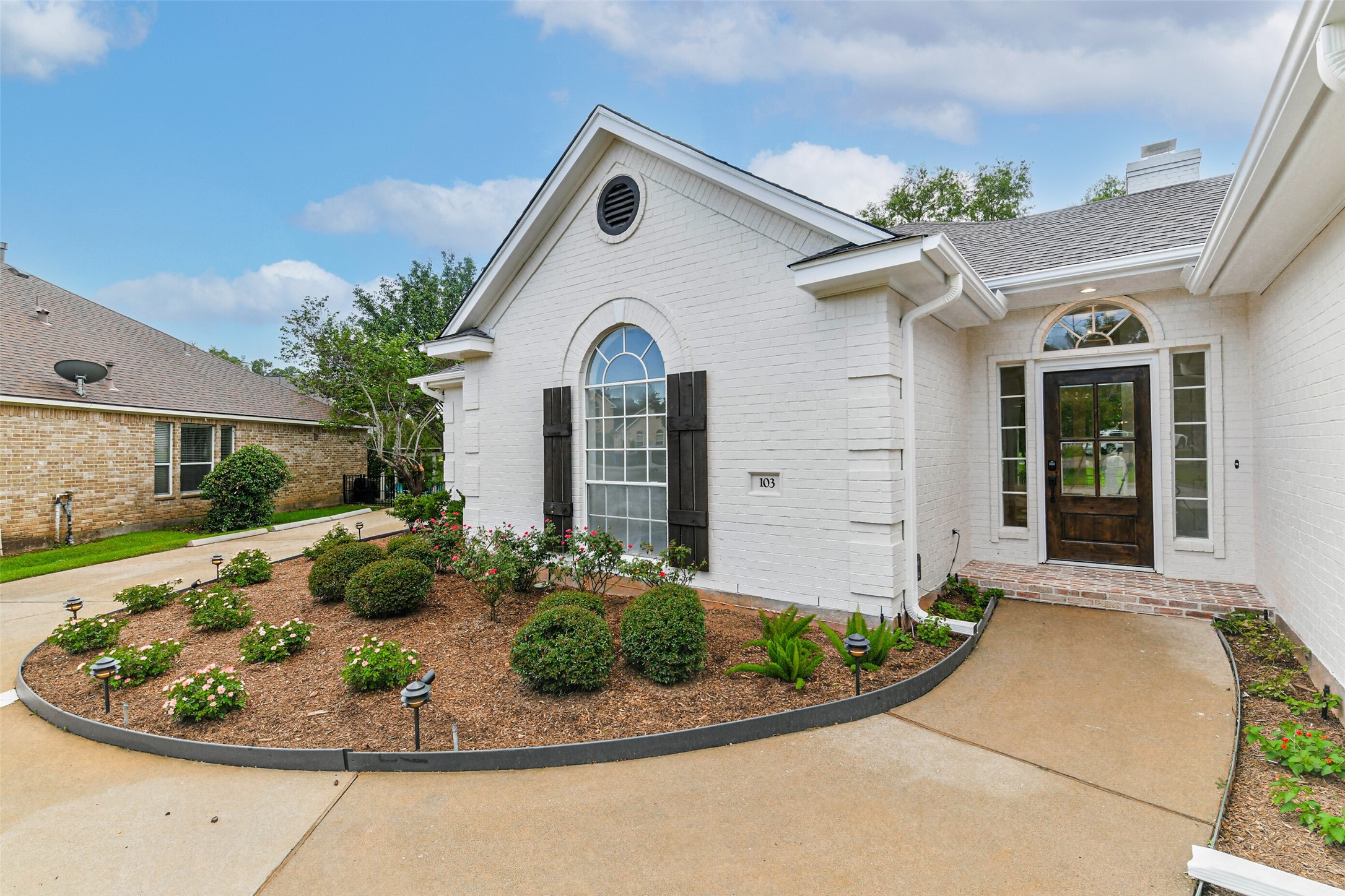 103 Forest Court Conroe, TX 77356 - Photo 5 of 40