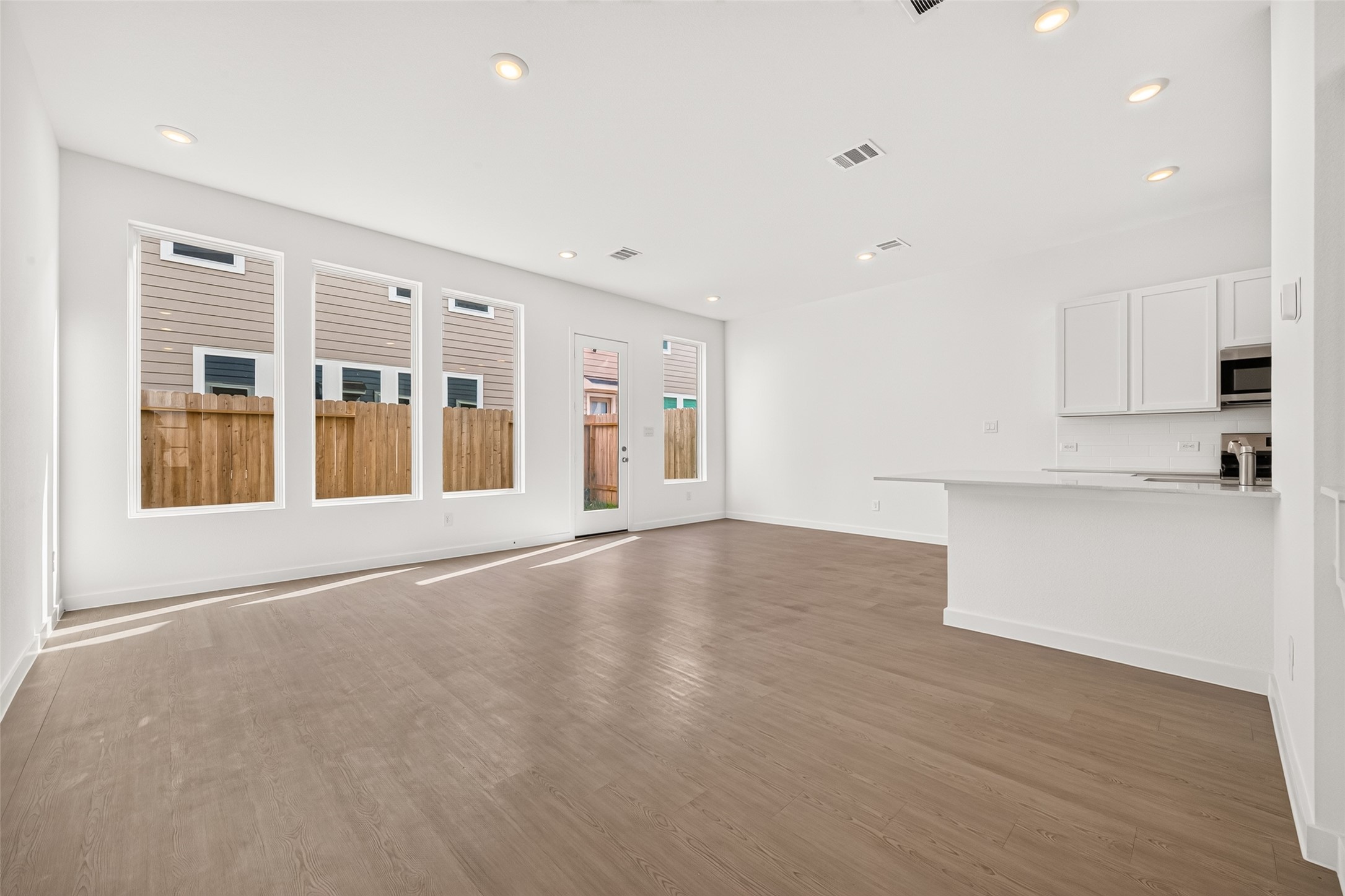 2212 Via Vicky Road Houston, TX 77051 - Photo 13 of 48 Gallery Image 13