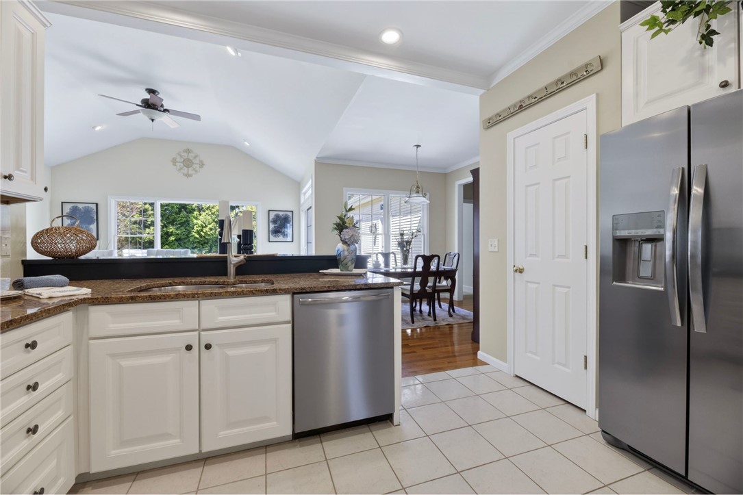 25 Southern View Drive Narragansett, RI 02882 - Photo 17 of 48
