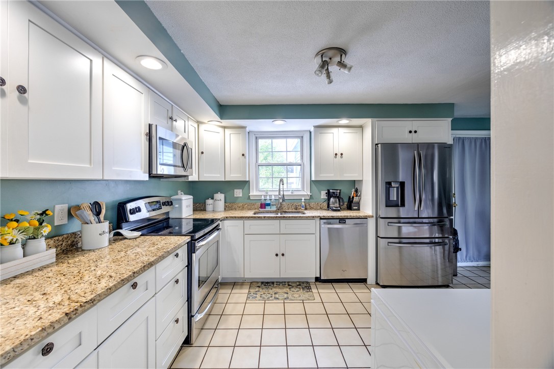 108 Achille Street Woonsocket, RI 02895 - Photo 4 of 29
