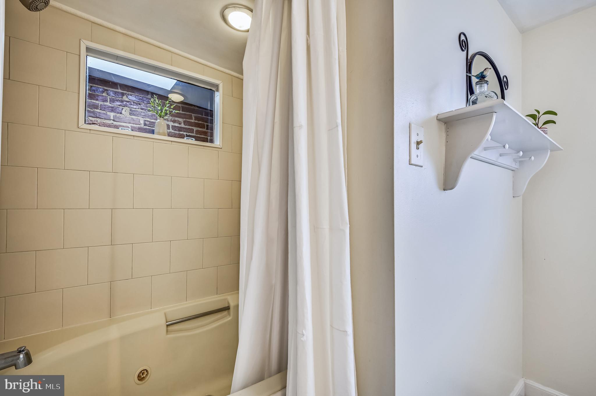 1143 Riverside Avenue Baltimore, MD 21230 - Photo 56 of 76 Master Bathroom with huge jetted tub