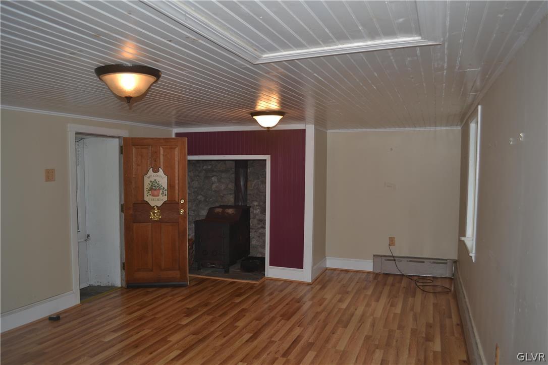 233 Longview Road Boyertown, PA 19512 - Photo 23 of 49 Living Room
