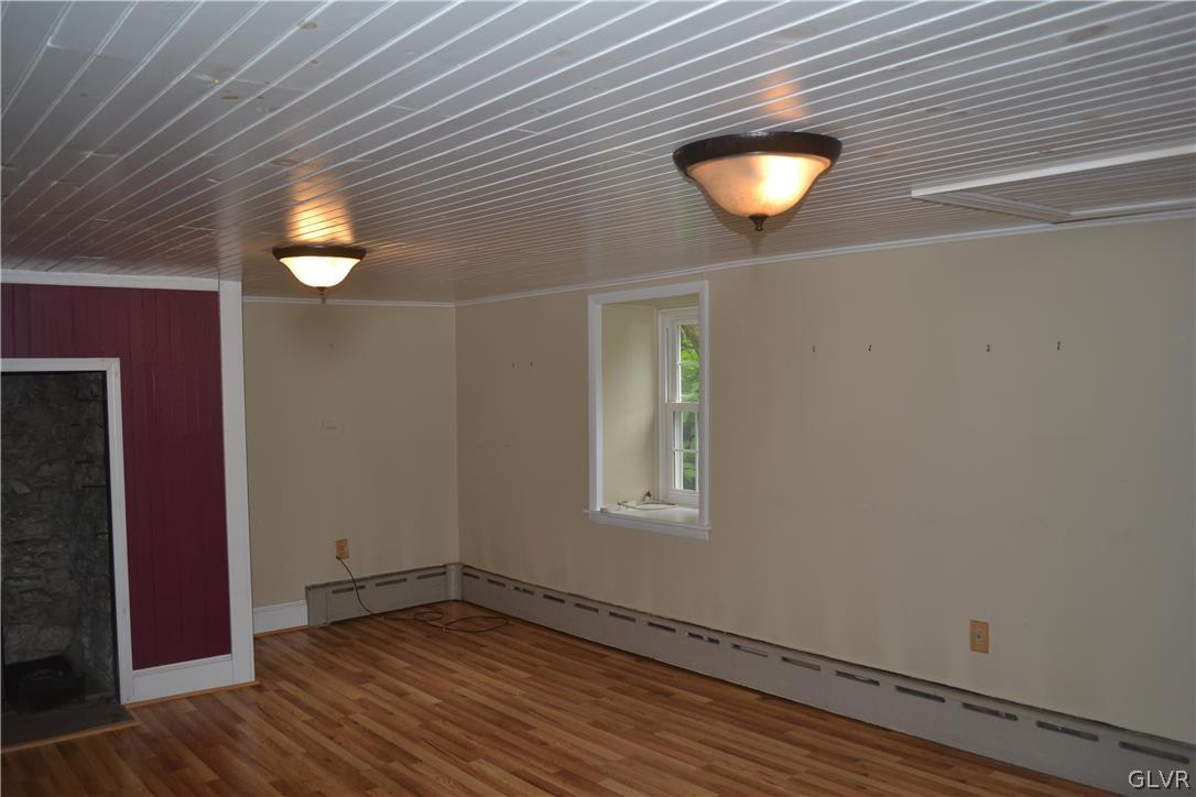 233 Longview Road Boyertown, PA 19512 - Photo 24 of 49 Living Room
