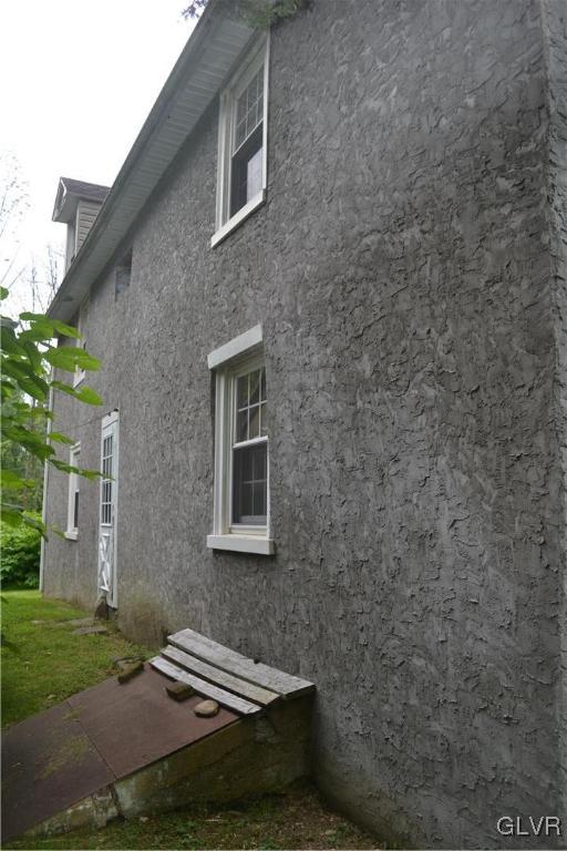 233 Longview Road Boyertown, PA 19512 - Photo 5 of 49 Exterior Side