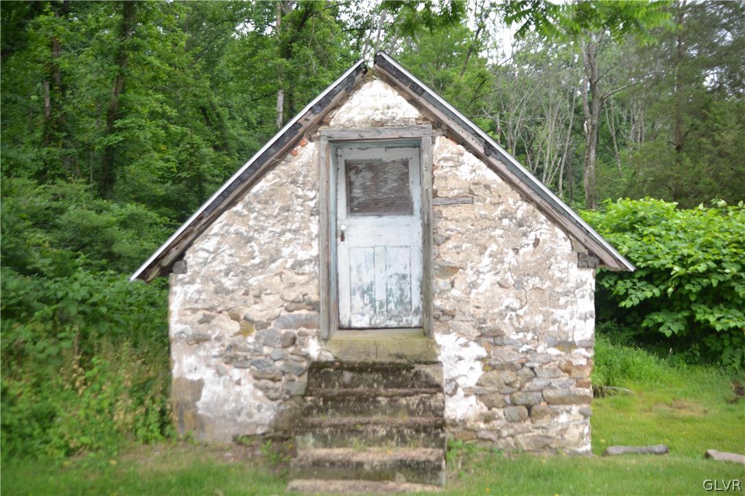 233 Longview Road Boyertown, PA 19512 - Photo 10 of 49 Outbuilding