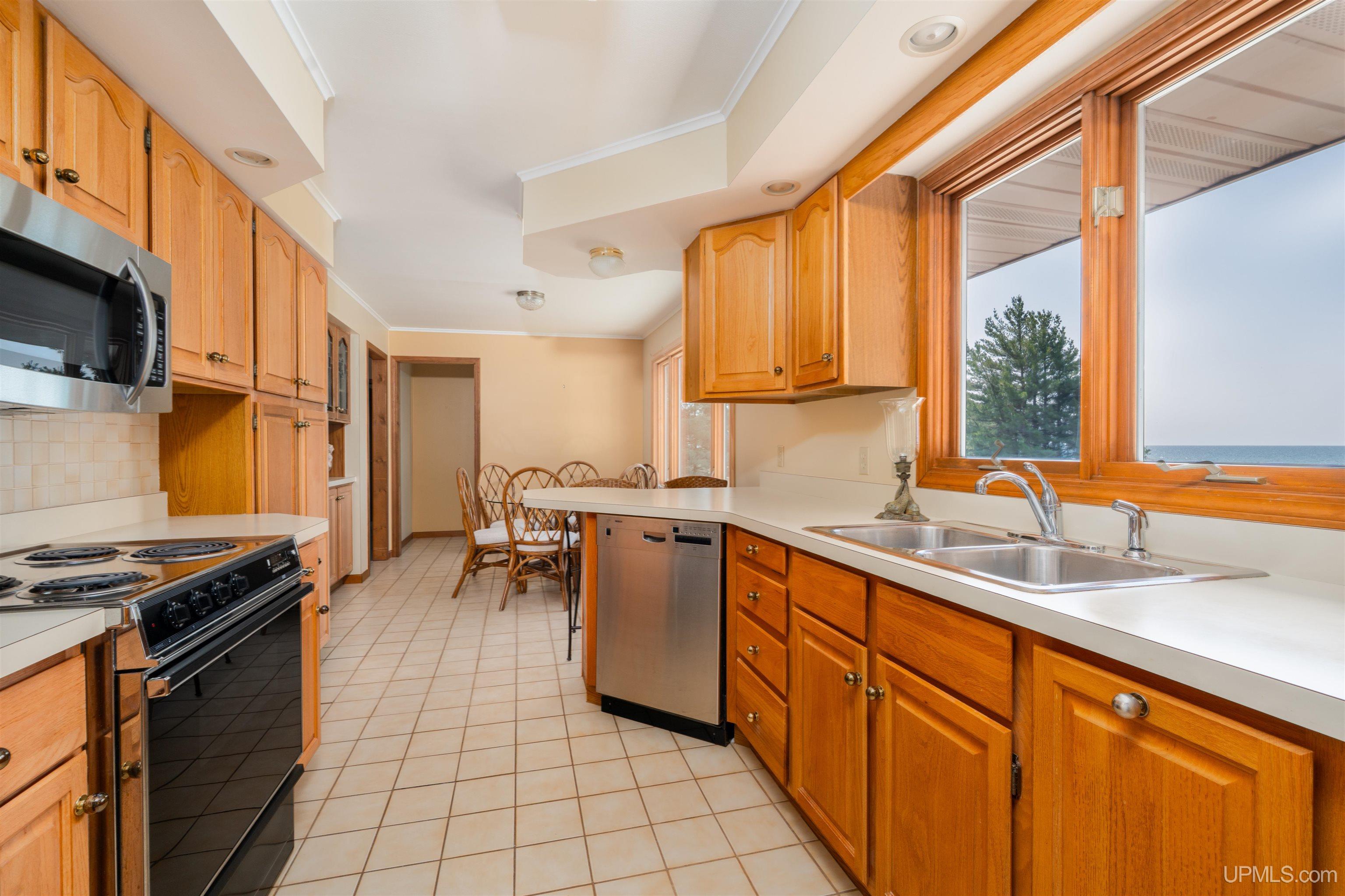 3185 Michigan Shores Road Gulliver, MI 49840 - Photo 15 of 70 Gallery Image 15