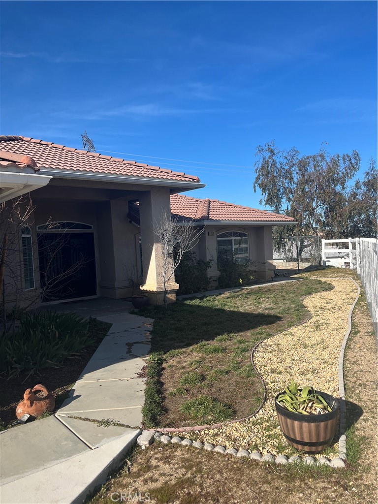 6750 Oak Hill Road Hesperia, CA 92344 - Photo 2 of 15