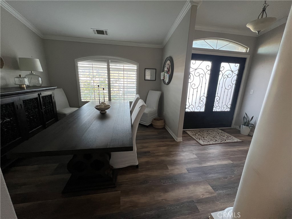 6750 Oak Hill Road Hesperia, CA 92344 - Photo 4 of 15 Dining room