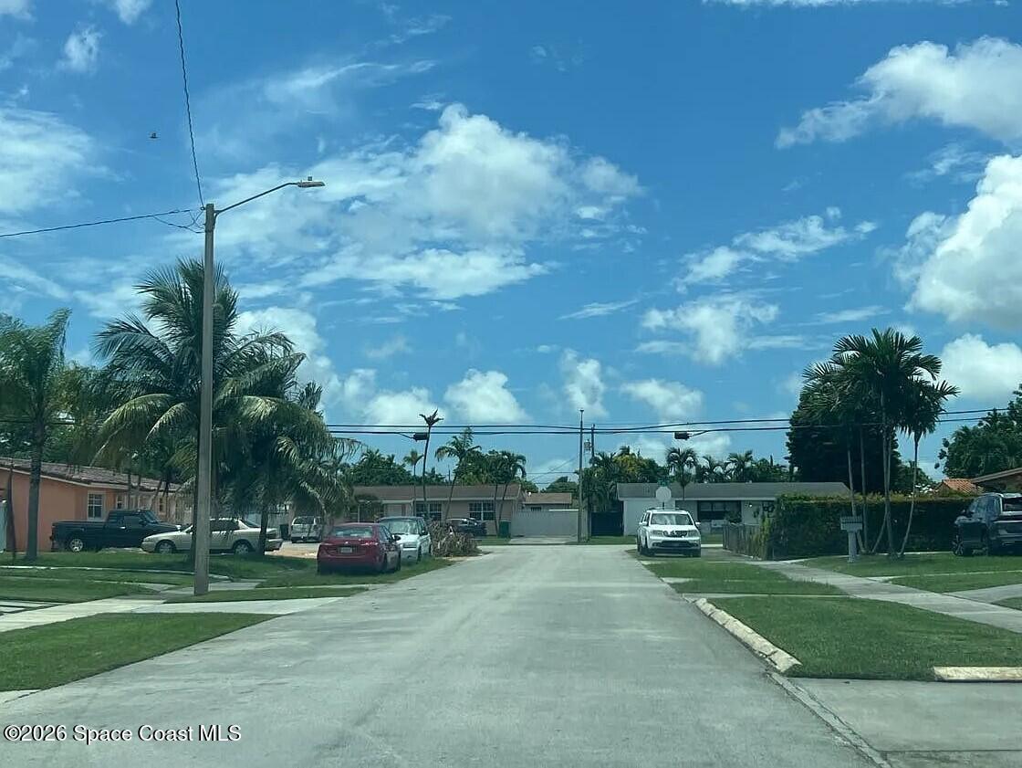 9535 Southwest 46th Terrace Miami, FL 33165 - Photo 4 of 5 4