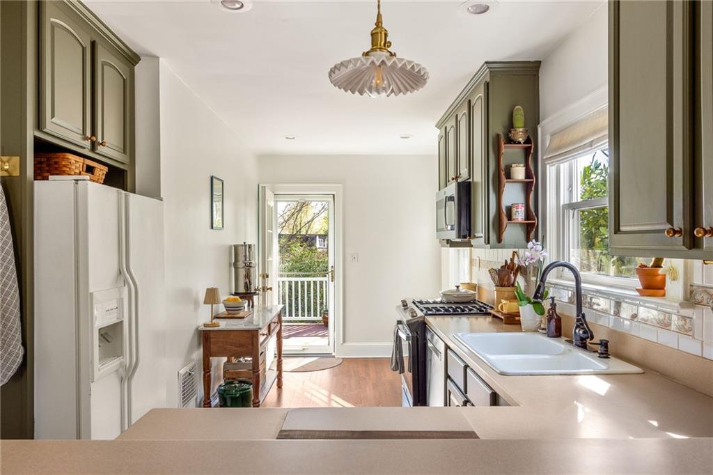 2490 Jefferson Terrace Atlanta, GA 30344 - Photo 8 of 22