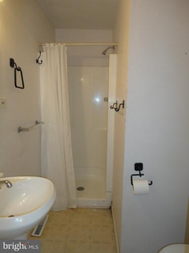 19 Severndale Road Severna Park, MD 21146 - Photo 13 of 20 Bath (Master)