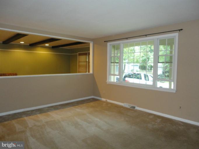 19 Severndale Road Severna Park, MD 21146 - Photo 14 of 20 Living Room