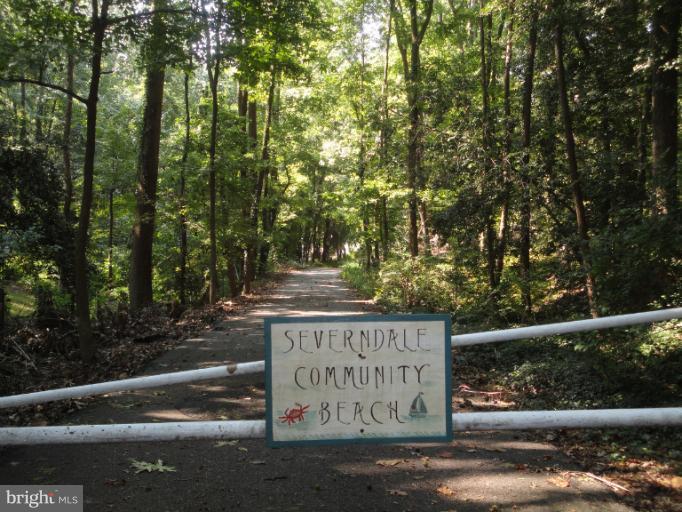 19 Severndale Road Severna Park, MD 21146 - Photo 3 of 20 Community