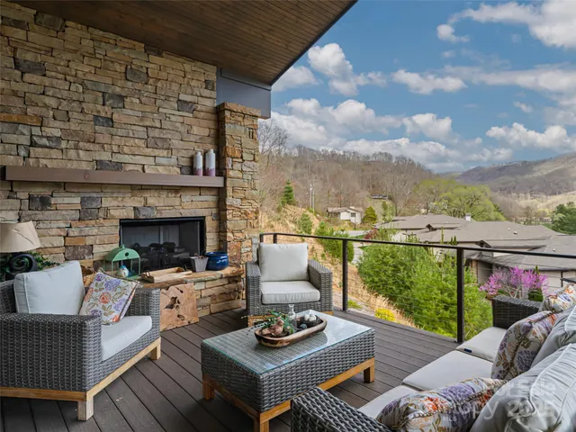 $1,000,000 | 9 Freshwater Cove, Unit 9, Maggie Valley, NC 28751