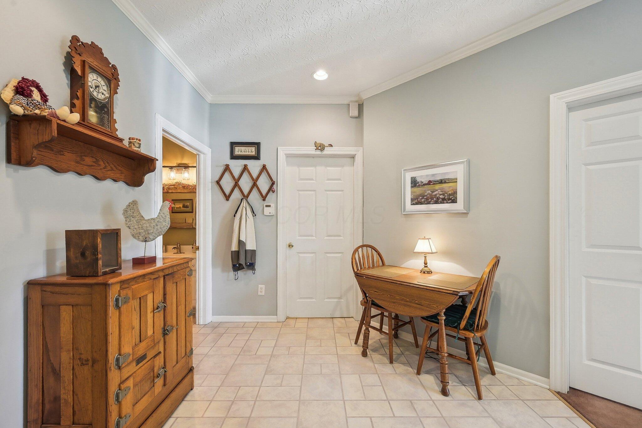 5993 Naughten Ridge Court Columbus, OH 43213 - Photo 24 of 51 Eating Area