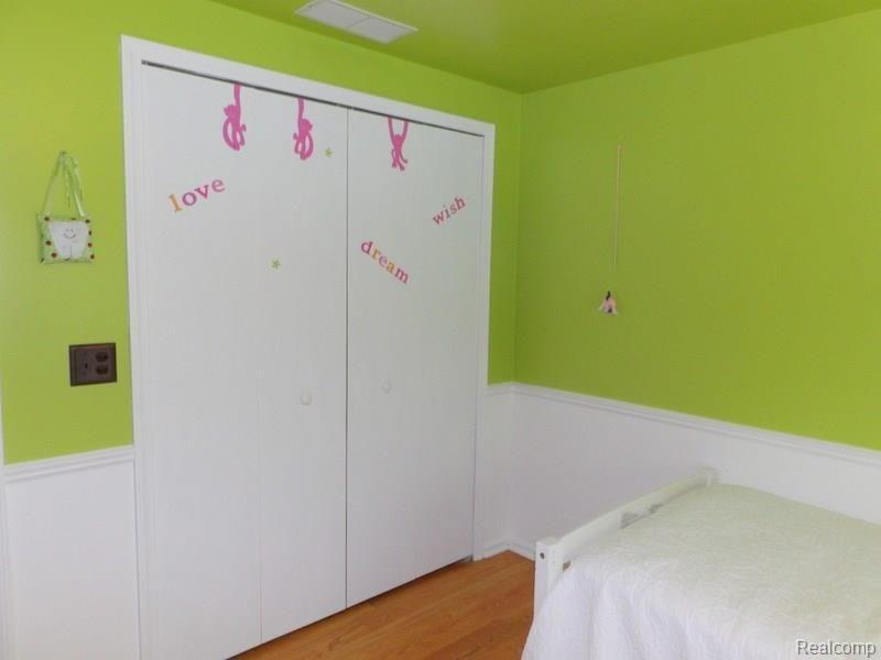 26426 Inkster Road Flat Rock, MI 48134 - Photo 46 of 56 102_4958.JPG