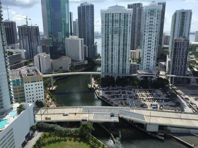 92 Southwest 3rd Street, Unit 3311 Miami, FL 33130 - Photo 2 of 14 View
