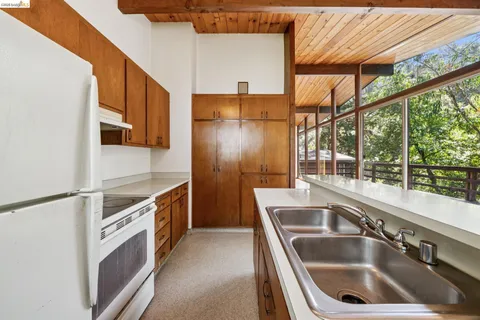 $699,000 | 6725 Moore Drive, Oakland, CA 94611
