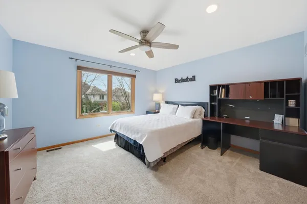 $760,000 | 18 Newgate Avenue, Naperville, IL 60565