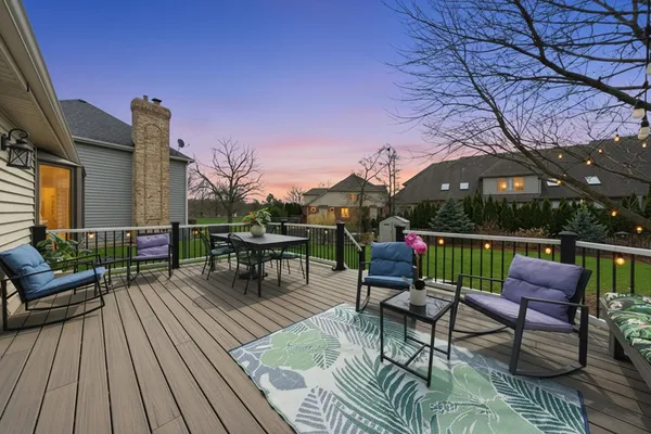 $760,000 | 18 Newgate Avenue, Naperville, IL 60565