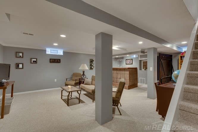 1376 Harvard Road Grosse Pointe Park, MI 48230 - Photo 23 of 32