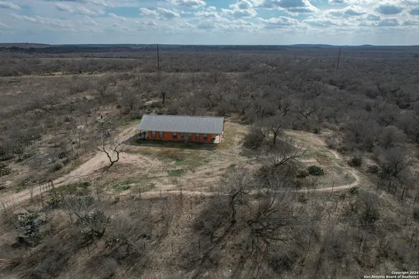 a view of a dry yard