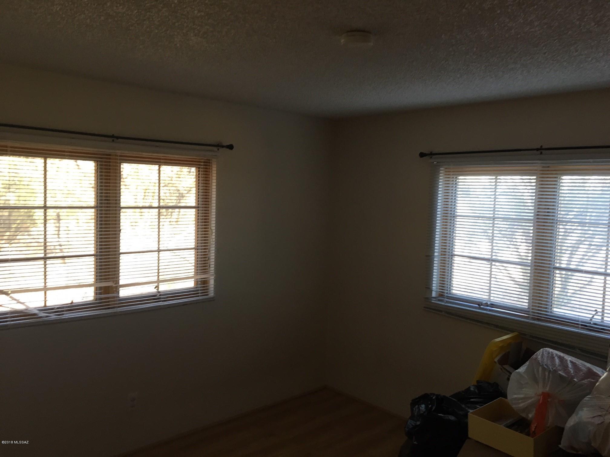 23765 West Dills Best Road Tucson, AZ 85735 - Photo 13 of 43 Guest Bedroom