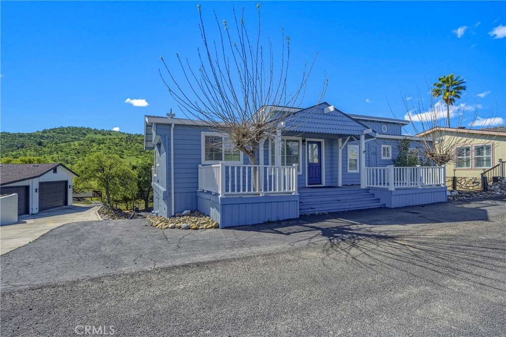 9810 Boat Club Snelling, CA 95369 - Photo 9 of 51 a view of a house with a yard