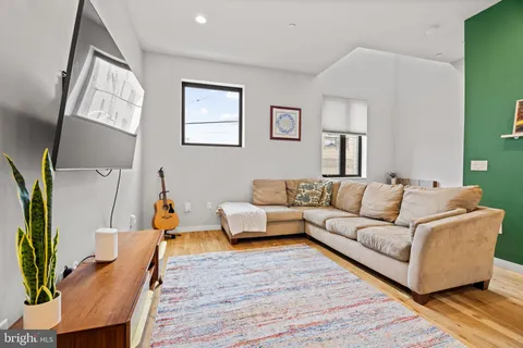 $525,000 | 1720 Folsom Street, Unit B, Philadelphia, PA 19130