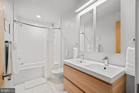 $525,000 | 1720 Folsom Street, Unit B, Philadelphia, PA 19130