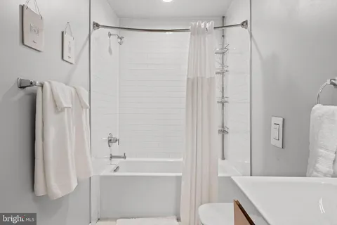 $525,000 | 1720 Folsom Street, Unit B, Philadelphia, PA 19130