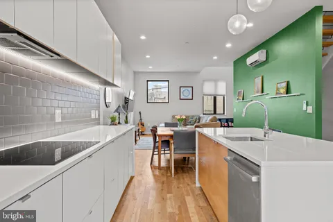 $525,000 | 1720 Folsom Street, Unit B, Philadelphia, PA 19130