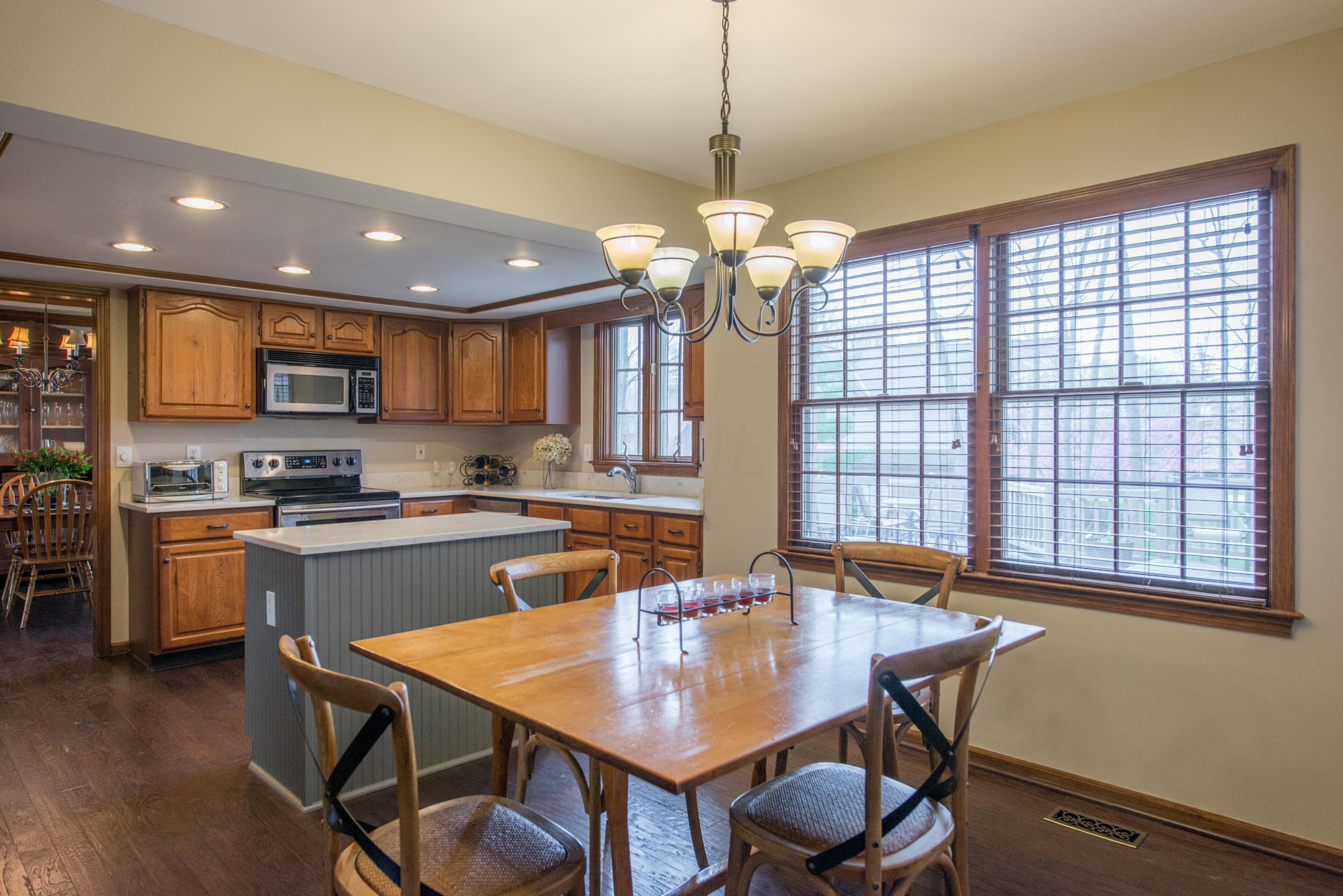 264 Beech Ridge Drive Powell, OH 43065 - Photo 3 of 57 Gallery Image 3
