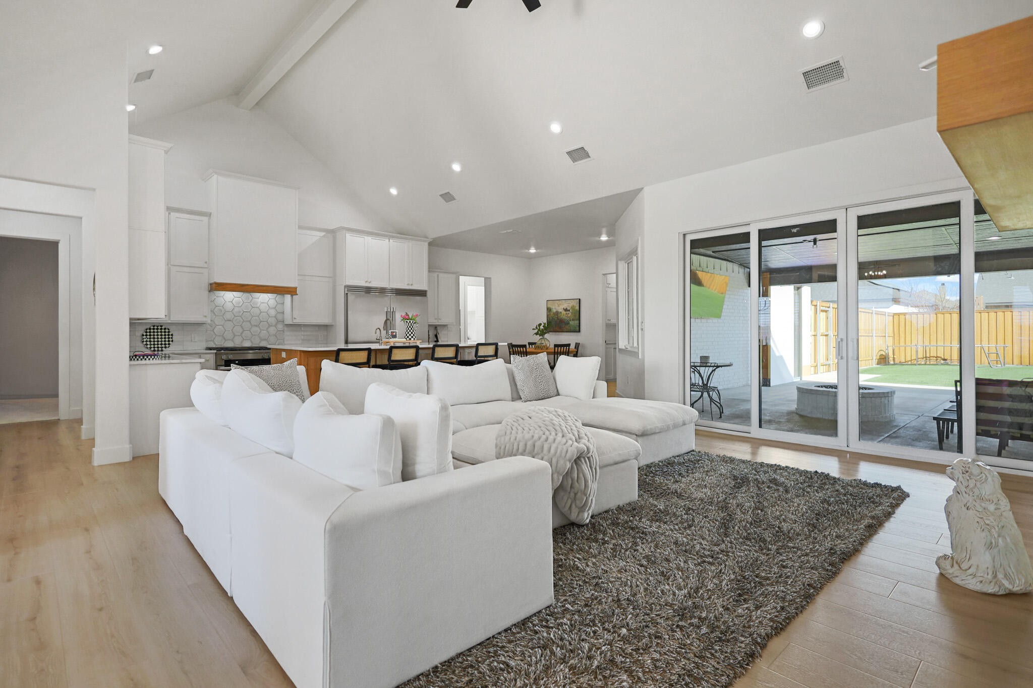 11209 Grover Avenue Lubbock, TX 79424 - Photo 5 of 52 IMG_5404