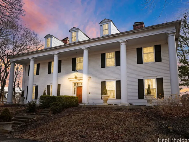 $2,900,000 | 23 West County Line Road, Barrington Hills, IL 60010