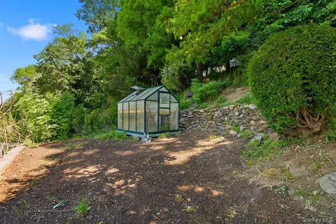 $900,000 | 29 Montrose Road, Yonkers, NY 10710