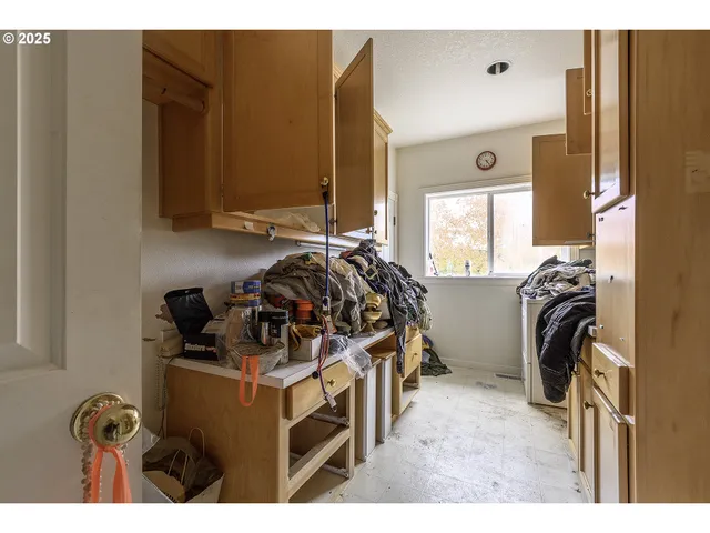 $600,000 | 16333 Southwest Timberland Drive, Beaverton, OR 97007