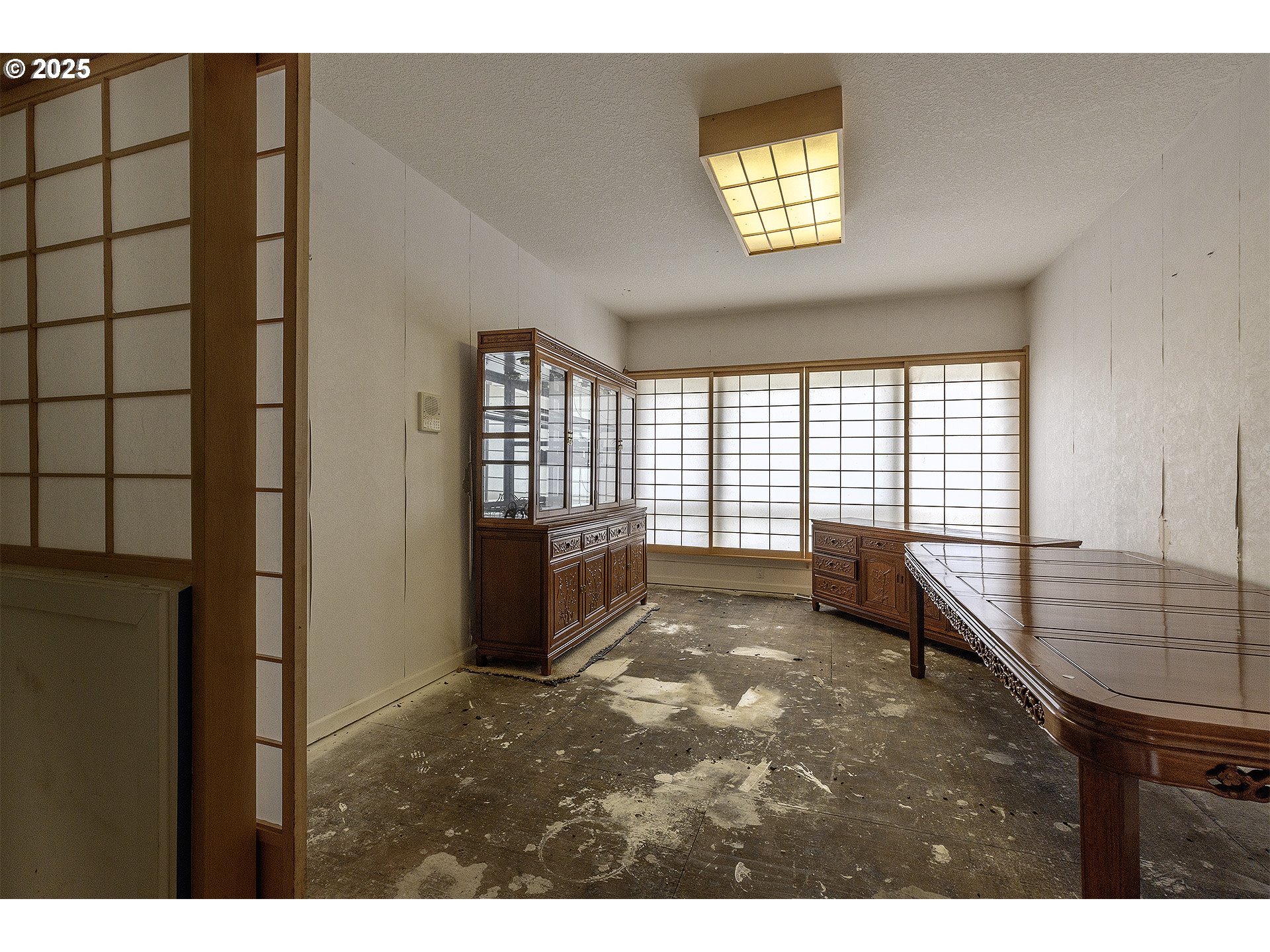 16333 Southwest Timberland Drive Beaverton, OR 97007 - Photo 19 of 42 a view of workspace with a window