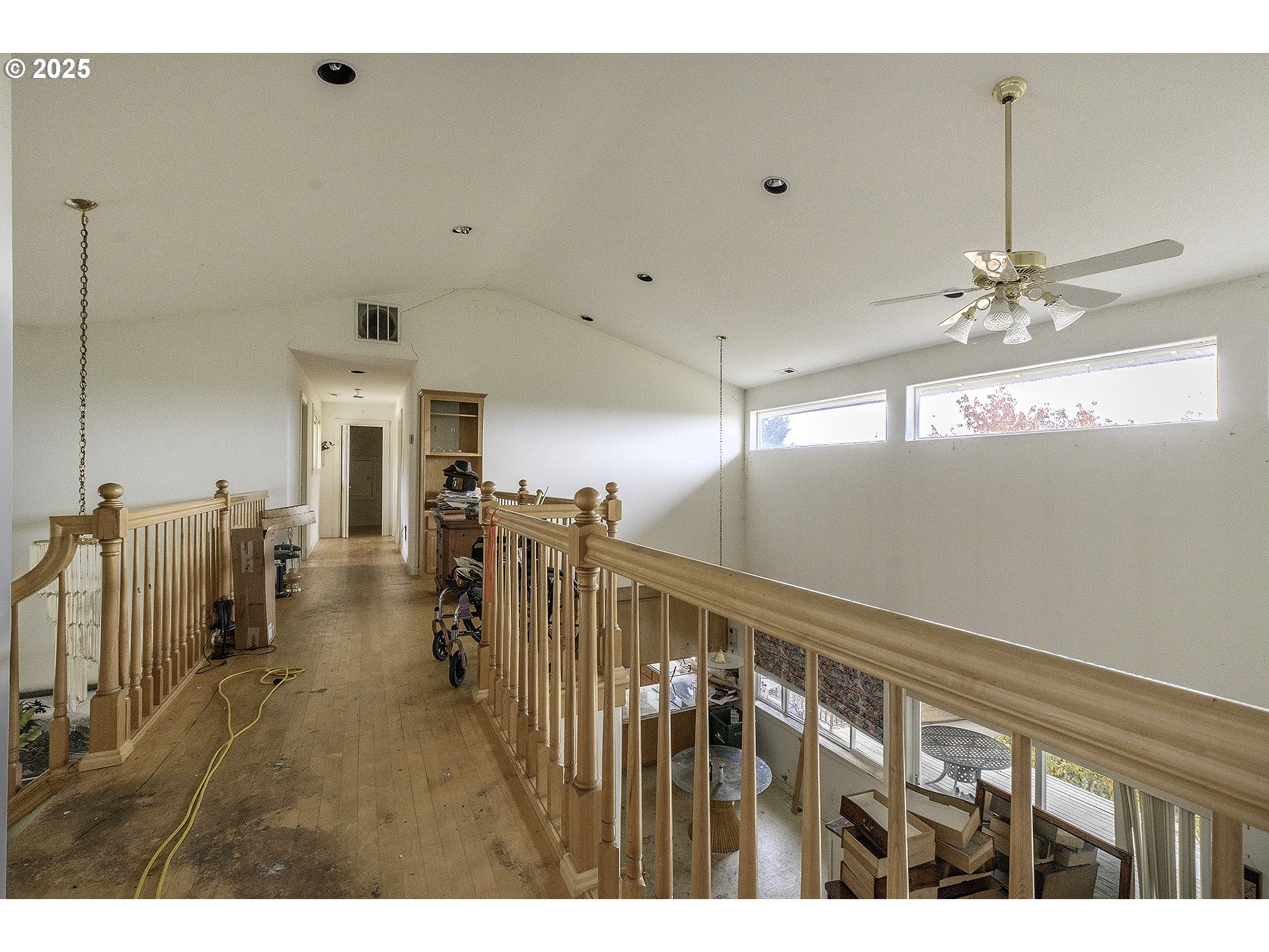 16333 Southwest Timberland Drive Beaverton, OR 97007 - Photo 22 of 42 a view of a livingroom with furniture