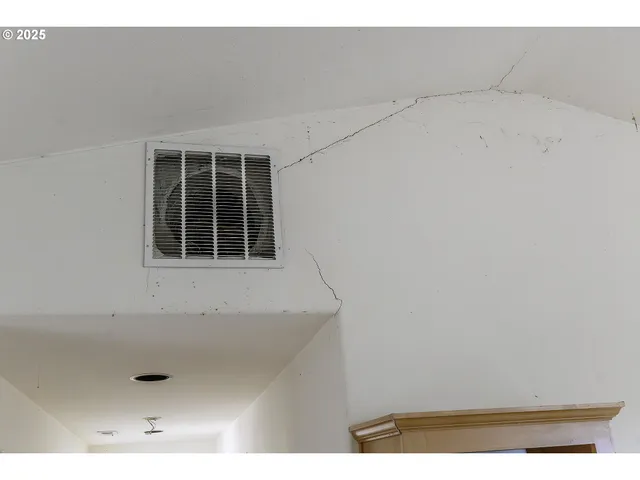 $600,000 | 16333 Southwest Timberland Drive, Beaverton, OR 97007