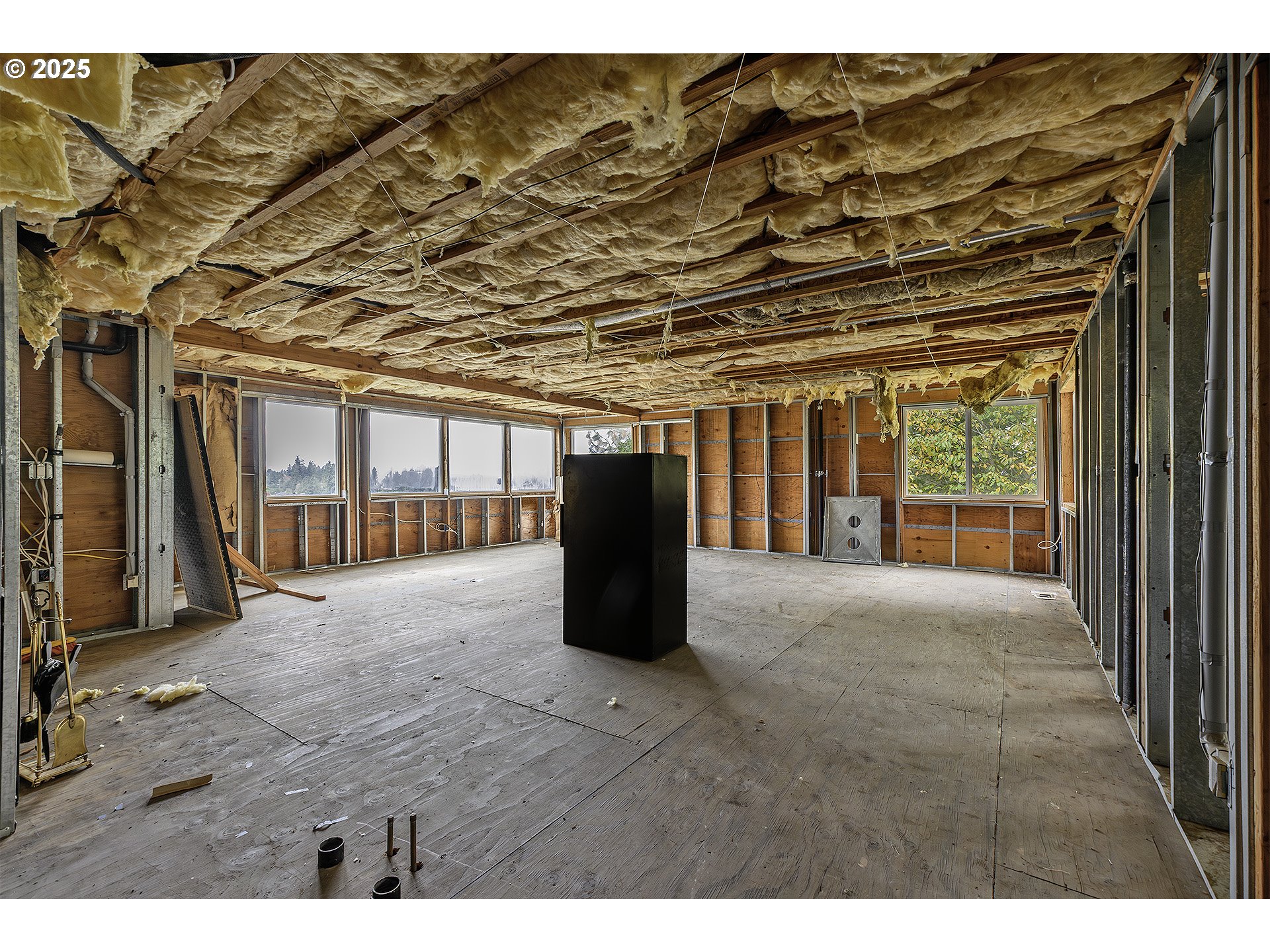 16333 Southwest Timberland Drive Beaverton, OR 97007 - Photo 32 of 42 a view of an empty room with a window
