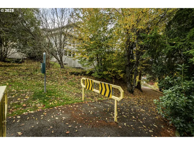 $600,000 | 16333 Southwest Timberland Drive, Beaverton, OR 97007