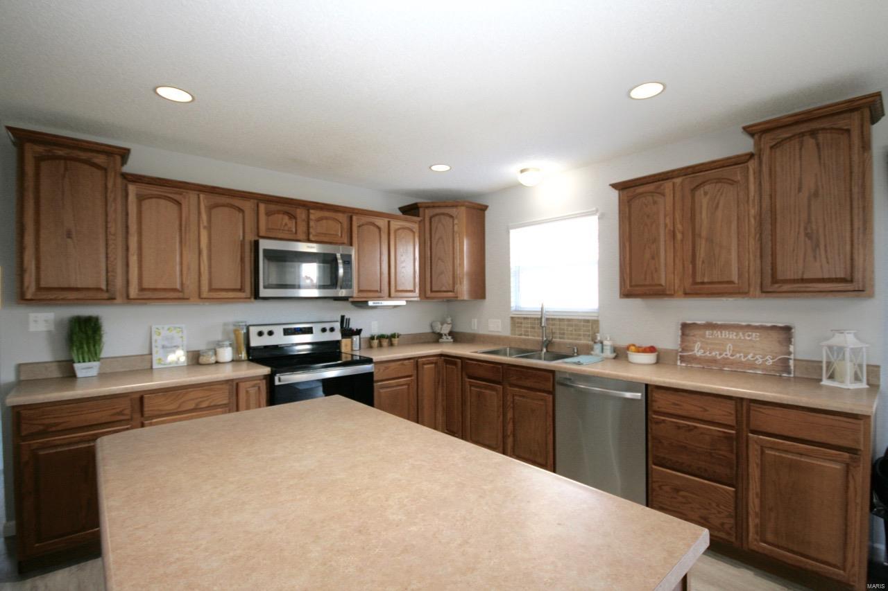 708 Longhi Road Collinsville, IL 62234 - Photo 17 of 51 Gallery Image 17