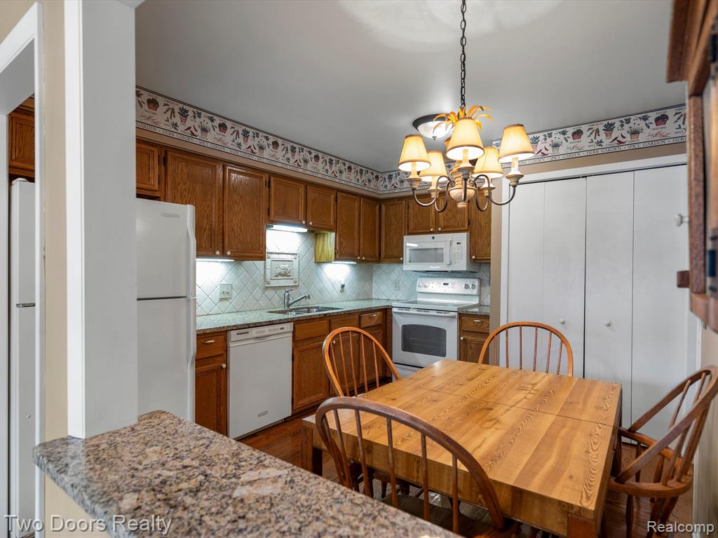 663 Camden Court Rochester Hills, MI 48307 - Photo 17 of 39